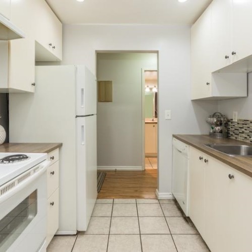 Photo 5 at 308 - 10468 148 Street, Guildford, North Surrey Photo 5 at 308 - 10468 148 Street, Guildford, North Surrey