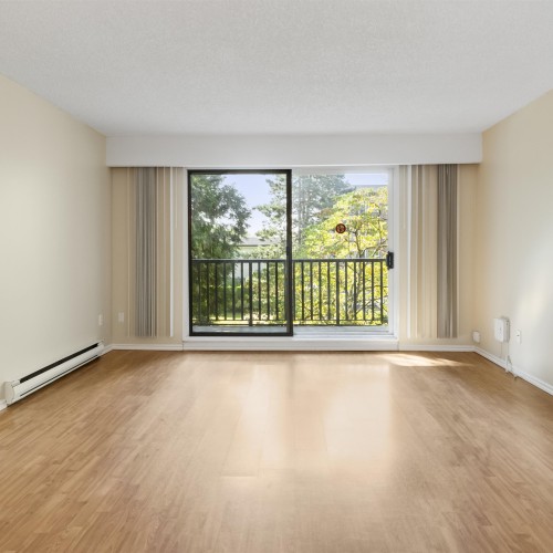 Photo 5 at 209 - 15268 100 Avenue, Guildford, North Surrey Photo 5 at 209 - 15268 100 Avenue, Guildford, North Surrey