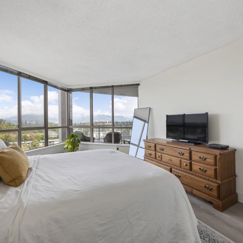 Photo 6 at 1306 - 14881 103a Avenue, Guildford, North Surrey Photo 6 at 1306 - 14881 103a Avenue, Guildford, North Surrey