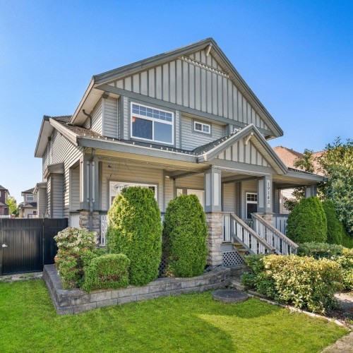 Photo 2 at 19142 69a Avenue, Clayton, Cloverdale Photo 2 at 19142 69a Avenue, Clayton, Cloverdale