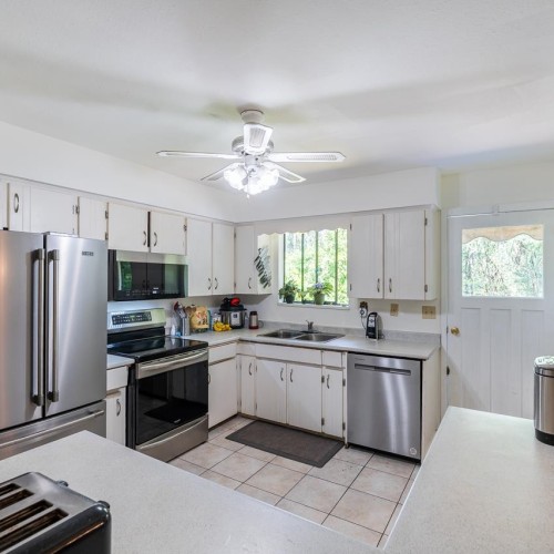 Photo 8 at 13575 Crestview Drive, Bolivar Heights, North Surrey Photo 8 at 13575 Crestview Drive, Bolivar Heights, North Surrey