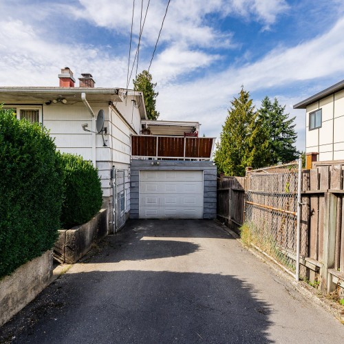 Photo 5 at 10725 127a Street, Cedar Hills, North Surrey Photo 5 at 10725 127a Street, Cedar Hills, North Surrey