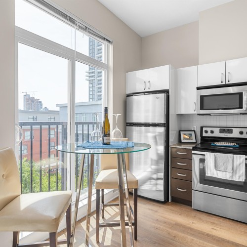 Photo 2 at 513 - 13728 108 Avenue, Whalley, North Surrey Photo 2 at 513 - 13728 108 Avenue, Whalley, North Surrey