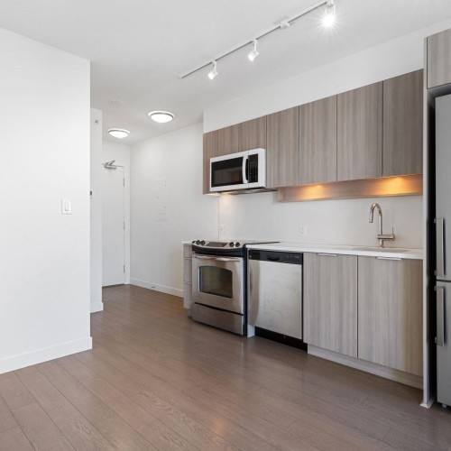 Photo 7 at 1813 - 13308 Central Avenue, Whalley, North Surrey Photo 7 at 1813 - 13308 Central Avenue, Whalley, North Surrey