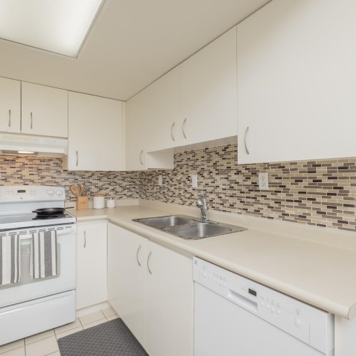 Photo 7 at 1504 - 10082 148 Street, Guildford, North Surrey Photo 7 at 1504 - 10082 148 Street, Guildford, North Surrey