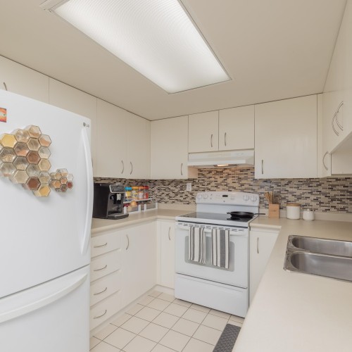 Photo 8 at 1504 - 10082 148 Street, Guildford, North Surrey Photo 8 at 1504 - 10082 148 Street, Guildford, North Surrey