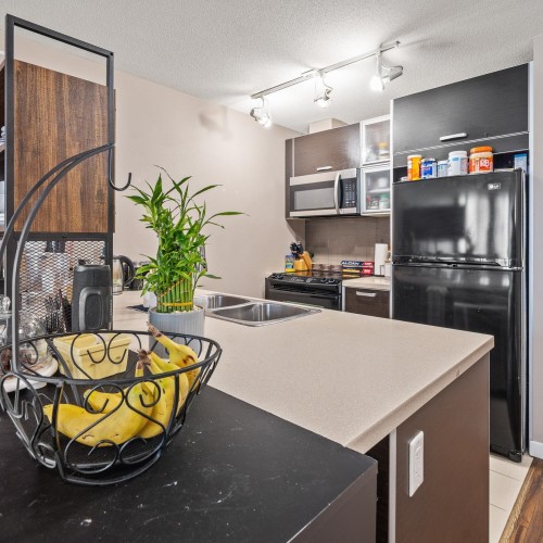 Photo 7 at 3008 - 13688 100 Avenue, Whalley, North Surrey Photo 7 at 3008 - 13688 100 Avenue, Whalley, North Surrey