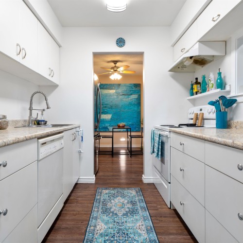 Photo 6 at 914 - 10620 150 Street, Guildford, North Surrey Photo 6 at 914 - 10620 150 Street, Guildford, North Surrey