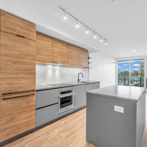 Photo 2 at 907 - 13428 105 Avenue, Whalley, North Surrey Photo 2 at 907 - 13428 105 Avenue, Whalley, North Surrey