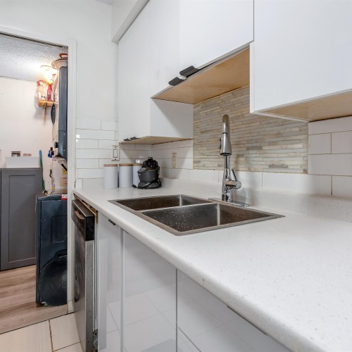 Photo 3 at 813 - 10620 150th Street, Guildford, North Surrey Photo 3 at 813 - 10620 150th Street, Guildford, North Surrey