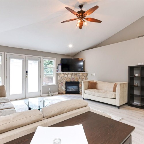 Photo 5 at 18260 69 Avenue, Cloverdale BC, Cloverdale Photo 5 at 18260 69 Avenue, Cloverdale BC, Cloverdale