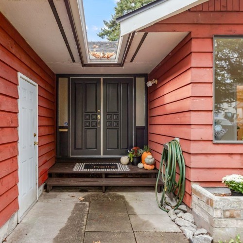 Photo 4 at 9829 120a Street, Cedar Hills, North Surrey Photo 4 at 9829 120a Street, Cedar Hills, North Surrey