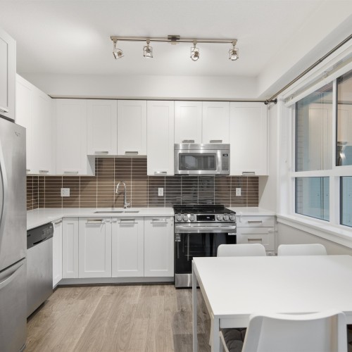 Photo 6 at 206 - 15388 105 Avenue, Guildford, North Surrey Photo 6 at 206 - 15388 105 Avenue, Guildford, North Surrey