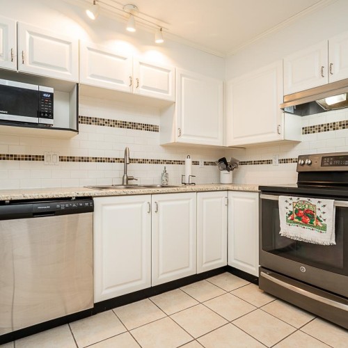 Photo 11 at 411 - 10188 155 Street, Guildford, North Surrey Photo 11 at 411 - 10188 155 Street, Guildford, North Surrey