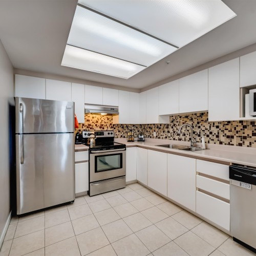 Photo 6 at 904 - 13383 108 Avenue, Whalley, North Surrey Photo 6 at 904 - 13383 108 Avenue, Whalley, North Surrey