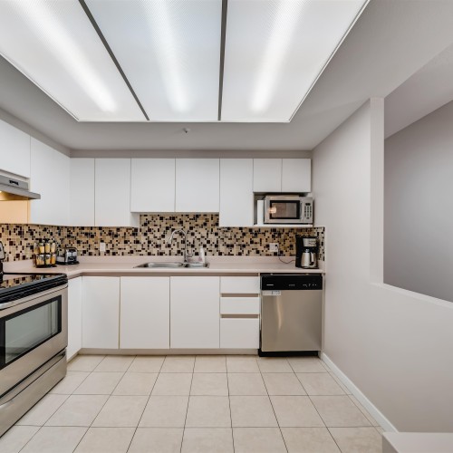 Photo 5 at 904 - 13383 108 Avenue, Whalley, North Surrey Photo 5 at 904 - 13383 108 Avenue, Whalley, North Surrey