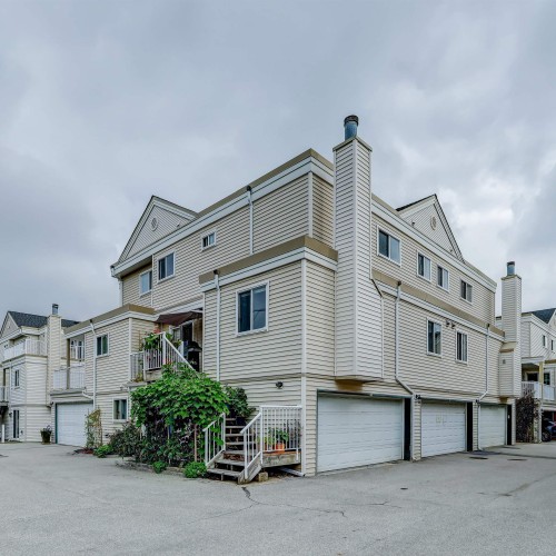 Photo 3 at 200 - 10077 156 Street, Guildford, North Surrey Photo 3 at 200 - 10077 156 Street, Guildford, North Surrey