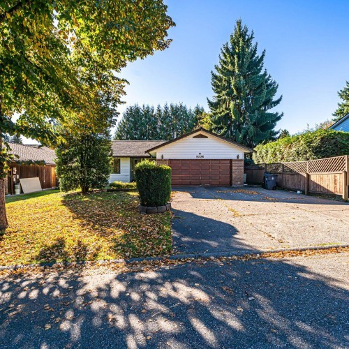 Photo 2 at 15728 99a Avenue, Guildford, North Surrey Photo 2 at 15728 99a Avenue, Guildford, North Surrey