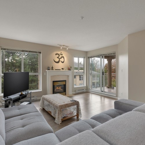 Photo 2 at 401 - 13733 74 Avenue, East Newton, Surrey Photo 2 at 401 - 13733 74 Avenue, East Newton, Surrey