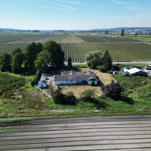 Photo 4 at 4444 168 Street, Serpentine, Cloverdale Photo 4 at 4444 168 Street, Serpentine, Cloverdale