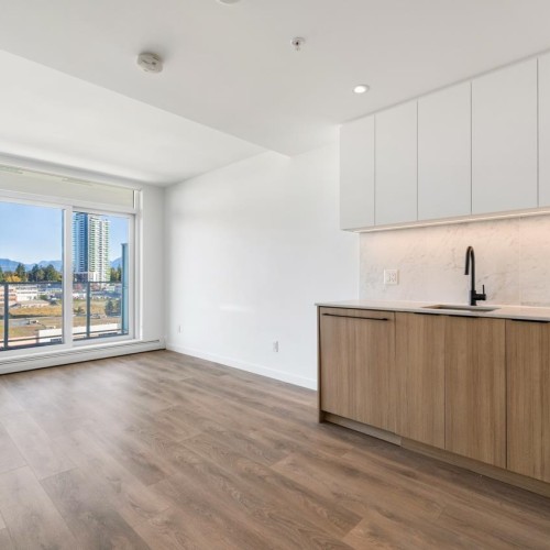 Photo 3 at 912 - 13685 102 Avenue, Whalley, North Surrey Photo 3 at 912 - 13685 102 Avenue, Whalley, North Surrey