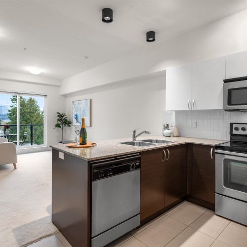 Photo 3 at 424 - 13728 108 Avenue, Whalley, North Surrey Photo 3 at 424 - 13728 108 Avenue, Whalley, North Surrey