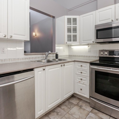 Photo 5 at 415 - 14377 103 Avenue, Whalley, North Surrey Photo 5 at 415 - 14377 103 Avenue, Whalley, North Surrey