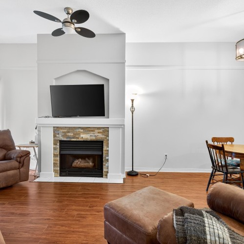 Photo 2 at 322 - 19528 Fraser Highway, Cloverdale BC, Cloverdale Photo 2 at 322 - 19528 Fraser Highway, Cloverdale BC, Cloverdale