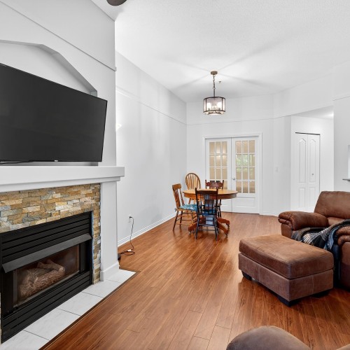 Photo 4 at 322 - 19528 Fraser Highway, Cloverdale BC, Cloverdale Photo 4 at 322 - 19528 Fraser Highway, Cloverdale BC, Cloverdale