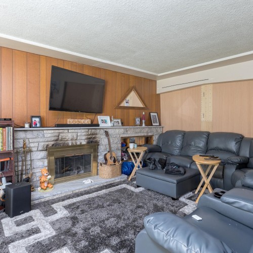 Photo 3 at 13759 111 Avenue, Bolivar Heights, North Surrey Photo 3 at 13759 111 Avenue, Bolivar Heights, North Surrey