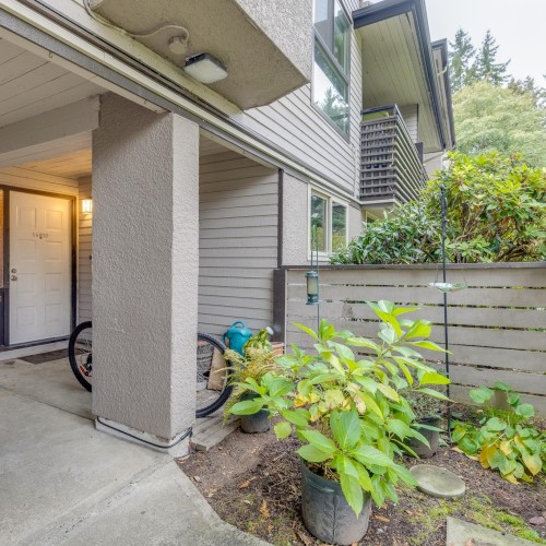 Photo 2 at 14810 Holly Park Lane, Guildford, North Surrey Photo 2 at 14810 Holly Park Lane, Guildford, North Surrey