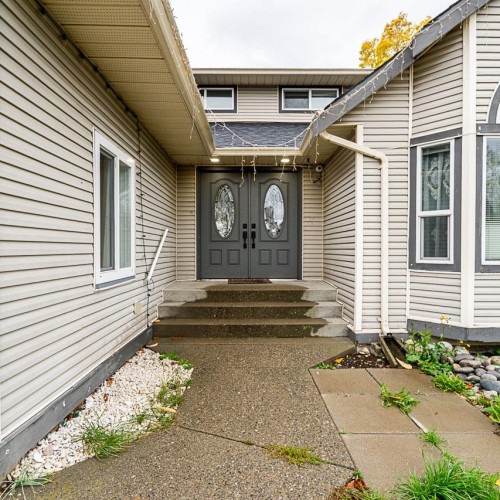 Photo 2 at 18661 56 Avenue Avenue, Cloverdale BC, Cloverdale Photo 2 at 18661 56 Avenue Avenue, Cloverdale BC, Cloverdale